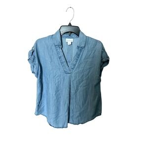 Liz Claiborne Denim V Neck Blouse.‎ Short Sleeve. Size S